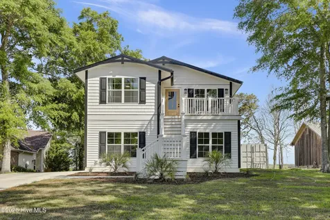 725 Chadwick Shores Drive Sneads Ferry NC 28460