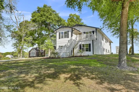 725 Chadwick Shores Drive Sneads Ferry NC 28460