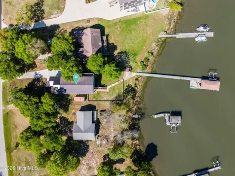 725 Chadwick Shores Drive Sneads Ferry NC 28460