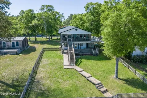 725 Chadwick Shores Drive Sneads Ferry NC 28460