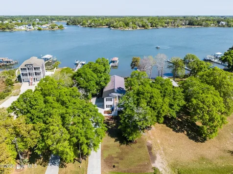 725 Chadwick Shores Drive Sneads Ferry NC 28460