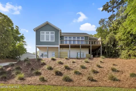5709 E Landing Court Emerald Isle NC 28594