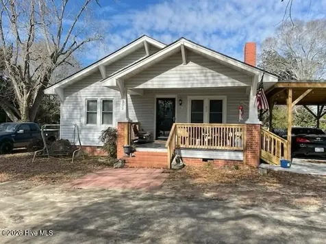 302 W Wilmington Street Burgaw NC 28425