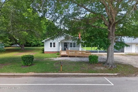 302 W Wilmington Street Burgaw NC 28425
