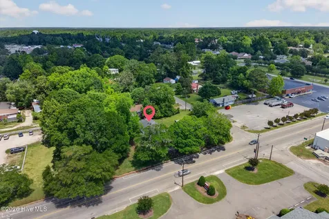302 W Wilmington Street Burgaw NC 28425