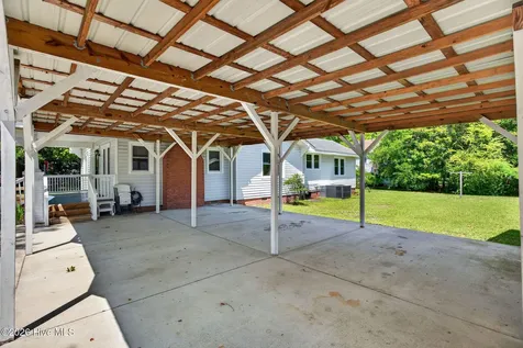 302 W Wilmington Street Burgaw NC 28425