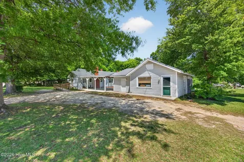 302 W Wilmington Street Burgaw NC 28425