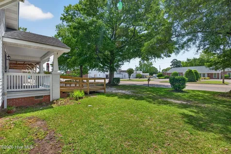 302 W Wilmington Street Burgaw NC 28425