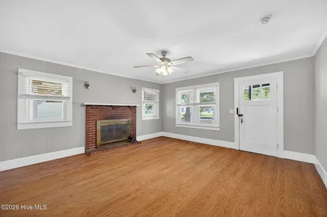 302 W Wilmington Street Burgaw NC 28425