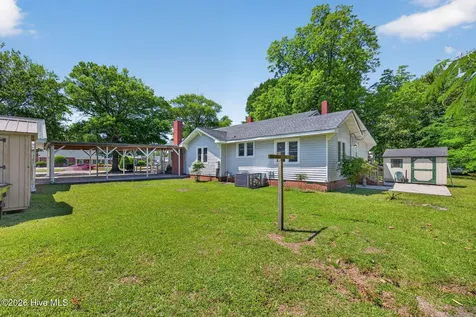 302 W Wilmington Street Burgaw NC 28425