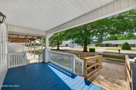 302 W Wilmington Street Burgaw NC 28425
