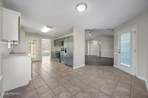300 Carlisle Court Jacksonville NC 28540