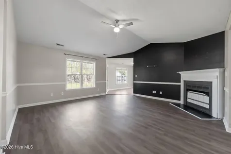 300 Carlisle Court Jacksonville NC 28540