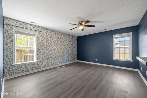 300 Carlisle Court Jacksonville NC 28540