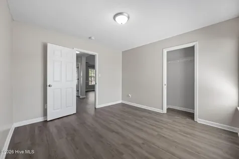 300 Carlisle Court Jacksonville NC 28540
