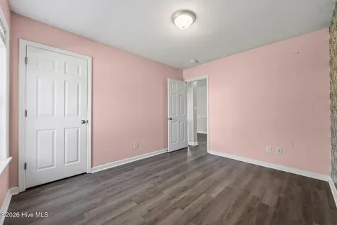 300 Carlisle Court Jacksonville NC 28540
