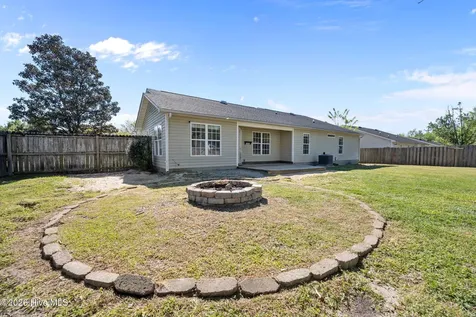 300 Carlisle Court Jacksonville NC 28540