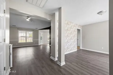 300 Carlisle Court Jacksonville NC 28540