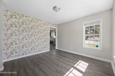 300 Carlisle Court Jacksonville NC 28540