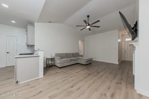 410 Peppermint Drive Hubert NC 28539
