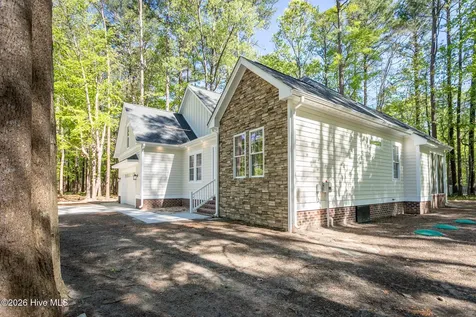 111 Chatooga Court E Hertford NC 27944
