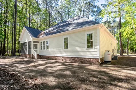 111 Chatooga Court E Hertford NC 27944