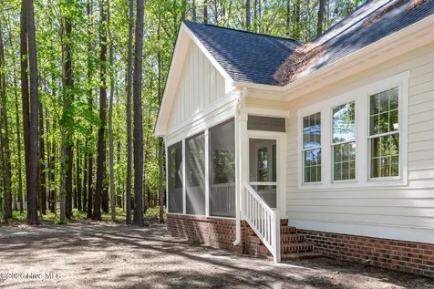 111 Chatooga Court E Hertford NC 27944