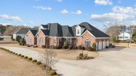 1427 Canter Way Ayden NC 28513