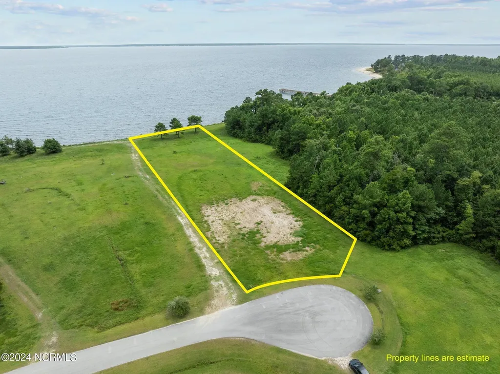 363 Wind Lake Road S Oriental NC 28571