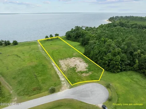 363 Wind Lake Road S Oriental NC 28571