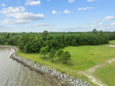 363 Wind Lake Road S Oriental NC 28571