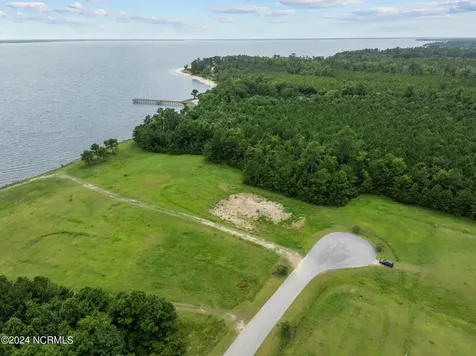 363 Wind Lake Road S Oriental NC 28571