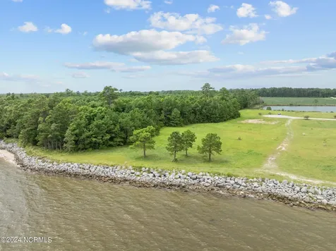 363 Wind Lake Road S Oriental NC 28571