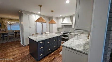 215 Harbor Drive Morehead City NC 28557