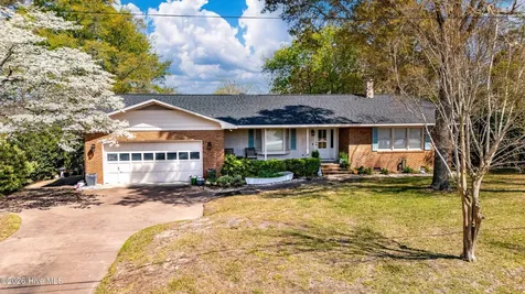 215 Harbor Drive Morehead City NC 28557