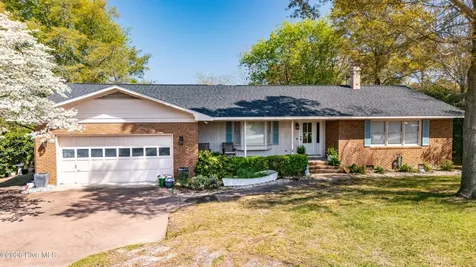 215 Harbor Drive Morehead City NC 28557