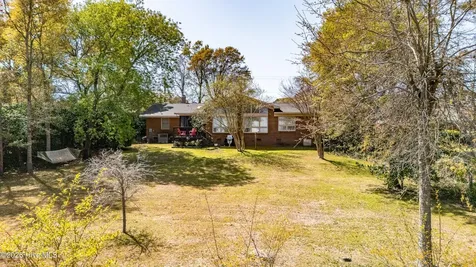 215 Harbor Drive Morehead City NC 28557