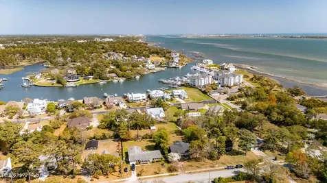 215 Harbor Drive Morehead City NC 28557
