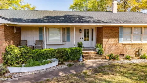215 Harbor Drive Morehead City NC 28557
