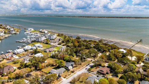 215 Harbor Drive Morehead City NC 28557