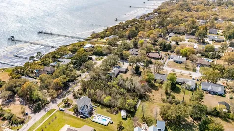 215 Harbor Drive Morehead City NC 28557