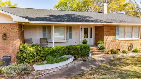 215 Harbor Drive Morehead City NC 28557