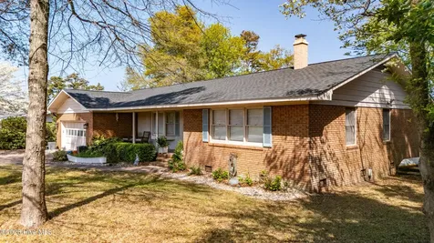 215 Harbor Drive Morehead City NC 28557