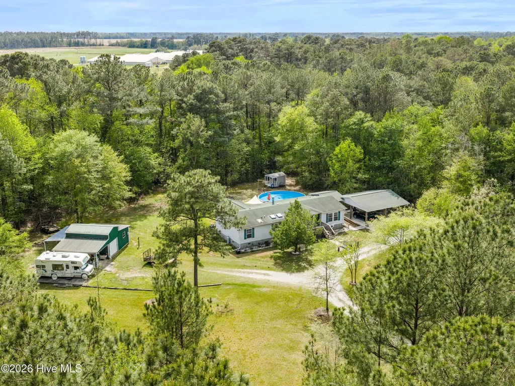 127 Rojay Lane Richlands NC 28574