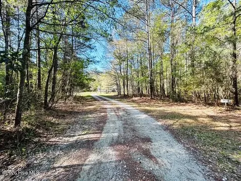 127 Rojay Lane Richlands NC 28574