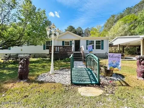 127 Rojay Lane Richlands NC 28574