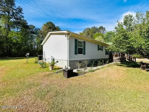 127 Rojay Lane Richlands NC 28574