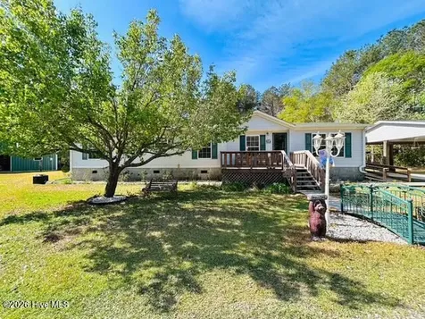 127 Rojay Lane Richlands NC 28574