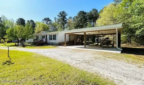 127 Rojay Lane Richlands NC 28574