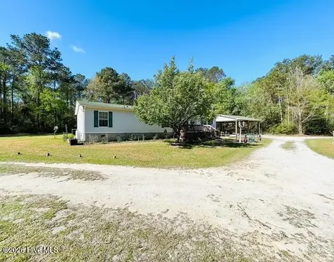 127 Rojay Lane Richlands NC 28574